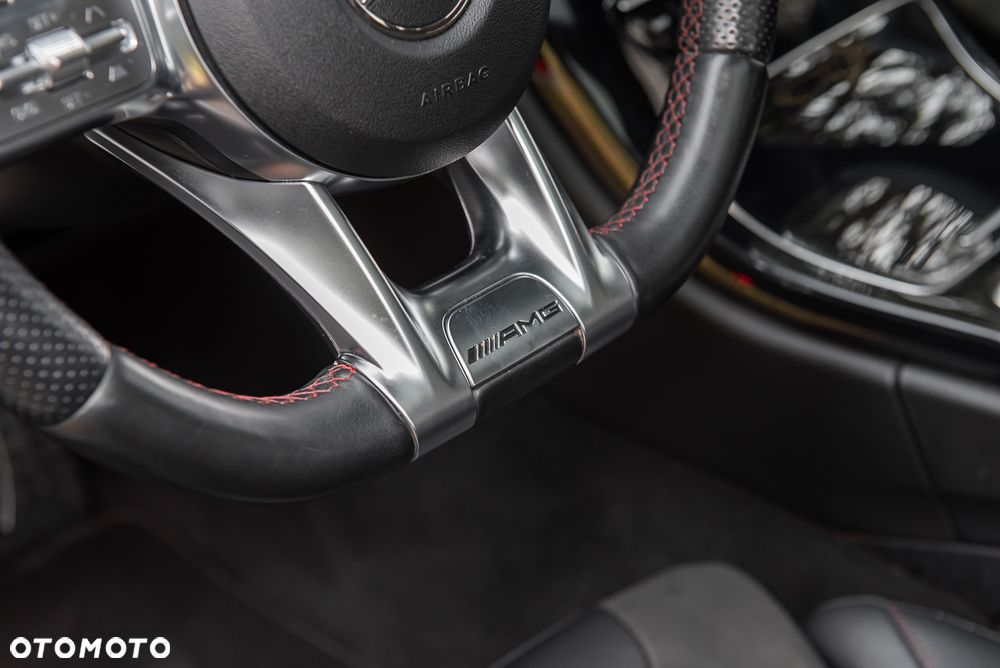 Mercedes-Benz Klasa C AMG 43 4Matic 9G-TRONIC - 23