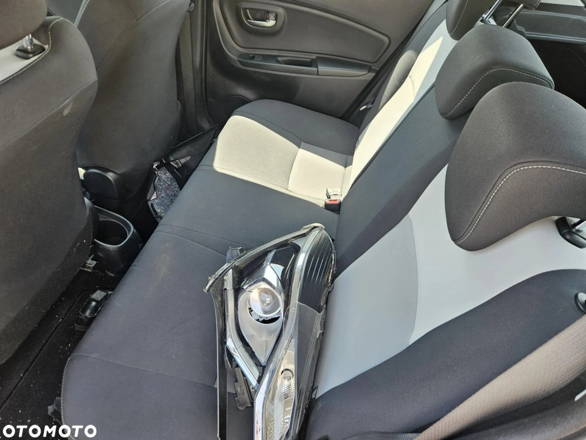 Toyota Yaris Hybrid 1.5 VVT-i Comfort - 23