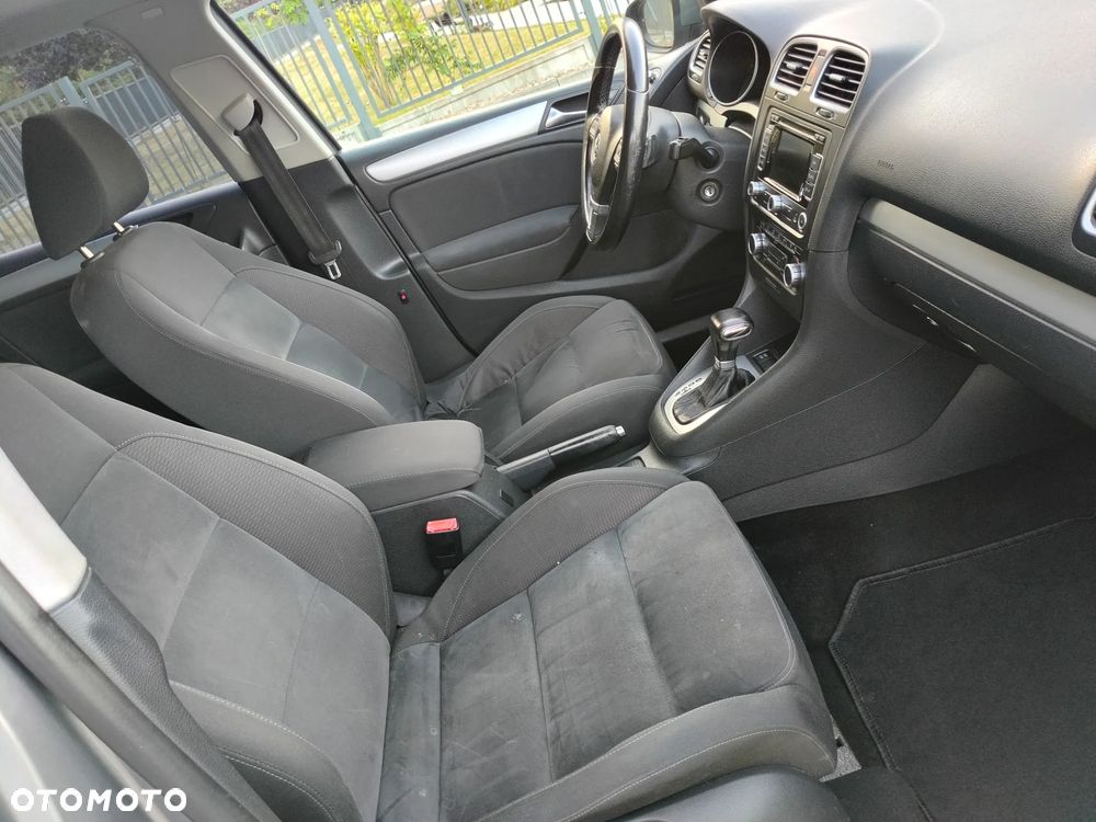 Volkswagen Golf 1.6 TDI Trendline DSG - 11