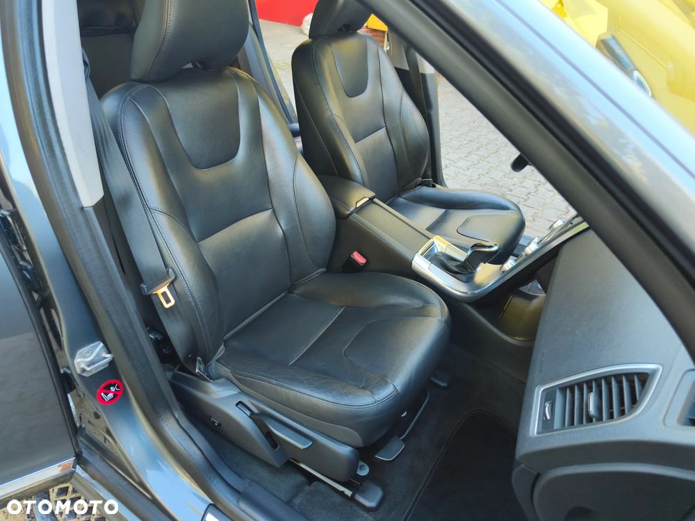 Volvo XC 60 D4 Geartronic Summum - 25