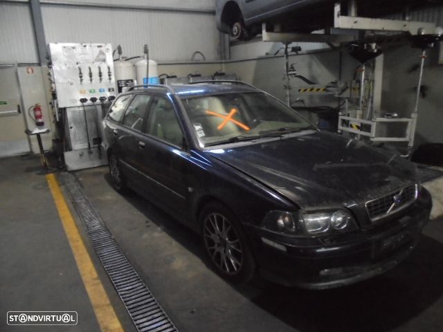 Carro MOT: D4192T3 CXVEL: M56L2 VOLVO  V40 1 FASE 2  2004 1.9D 115CV 5P PRETO DIESEL - 2