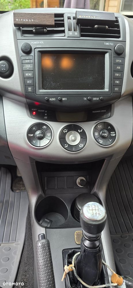 Toyota RAV4 2.2 D-4D Sol - 10