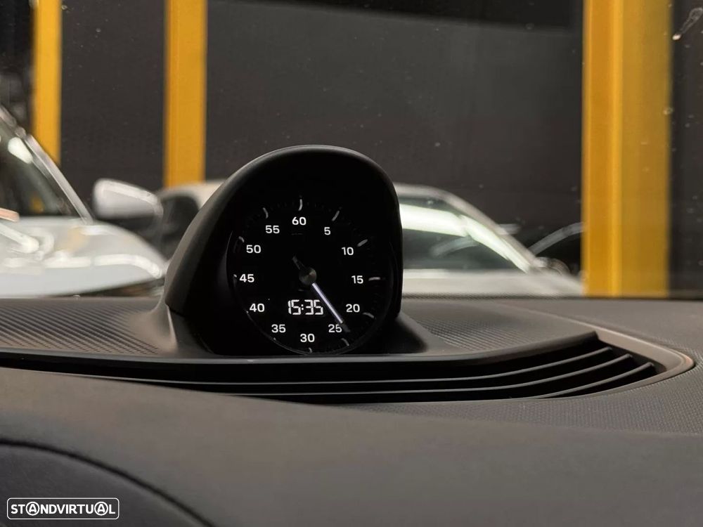Porsche Taycan 4S Bateria Performance Plus - 26