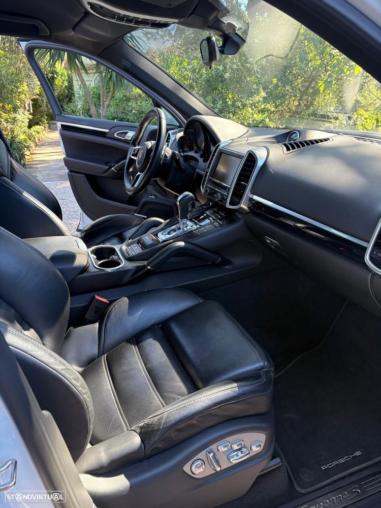 Porsche Cayenne S - 15