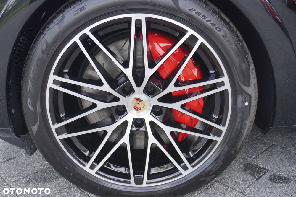 Porsche Cayenne Coupe Turbo E-Hybrid PHEV - 9