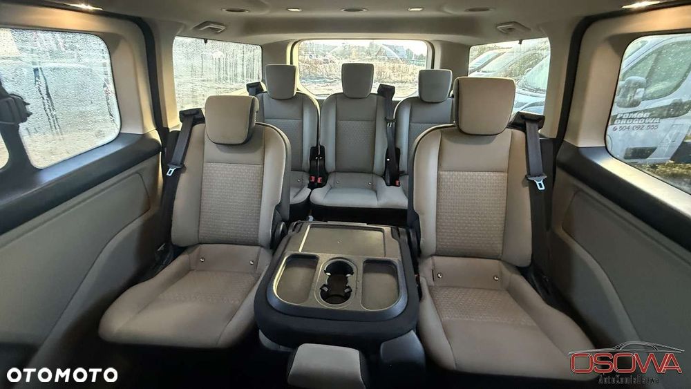 Ford Tourneo Custom - 19