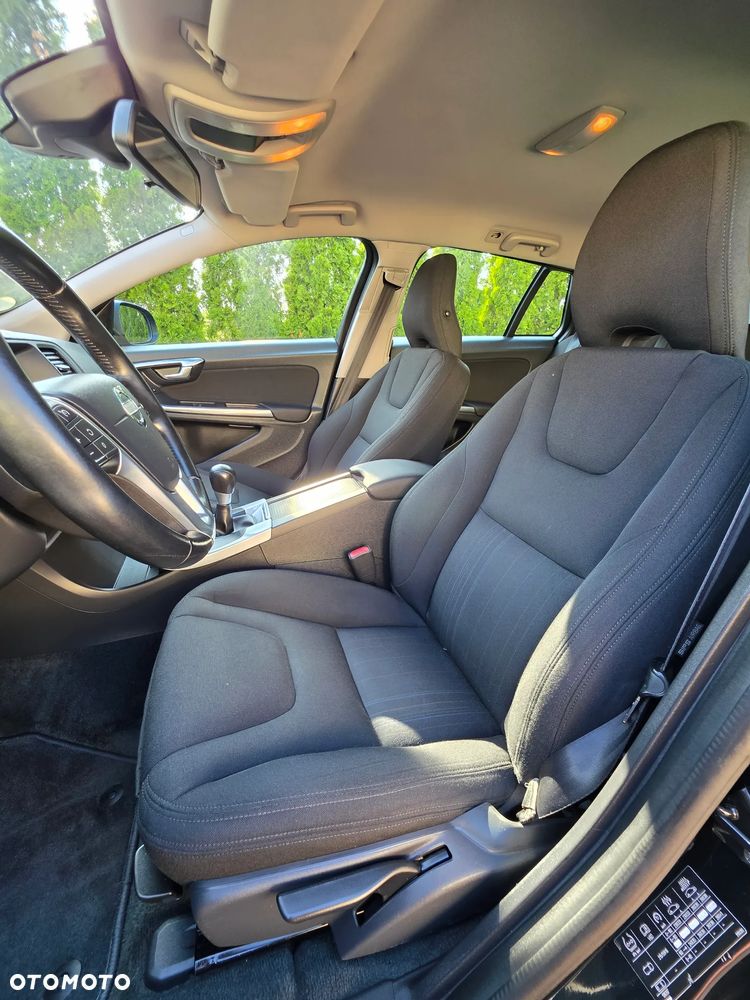 Volvo V60 D4 Kinetic - 6