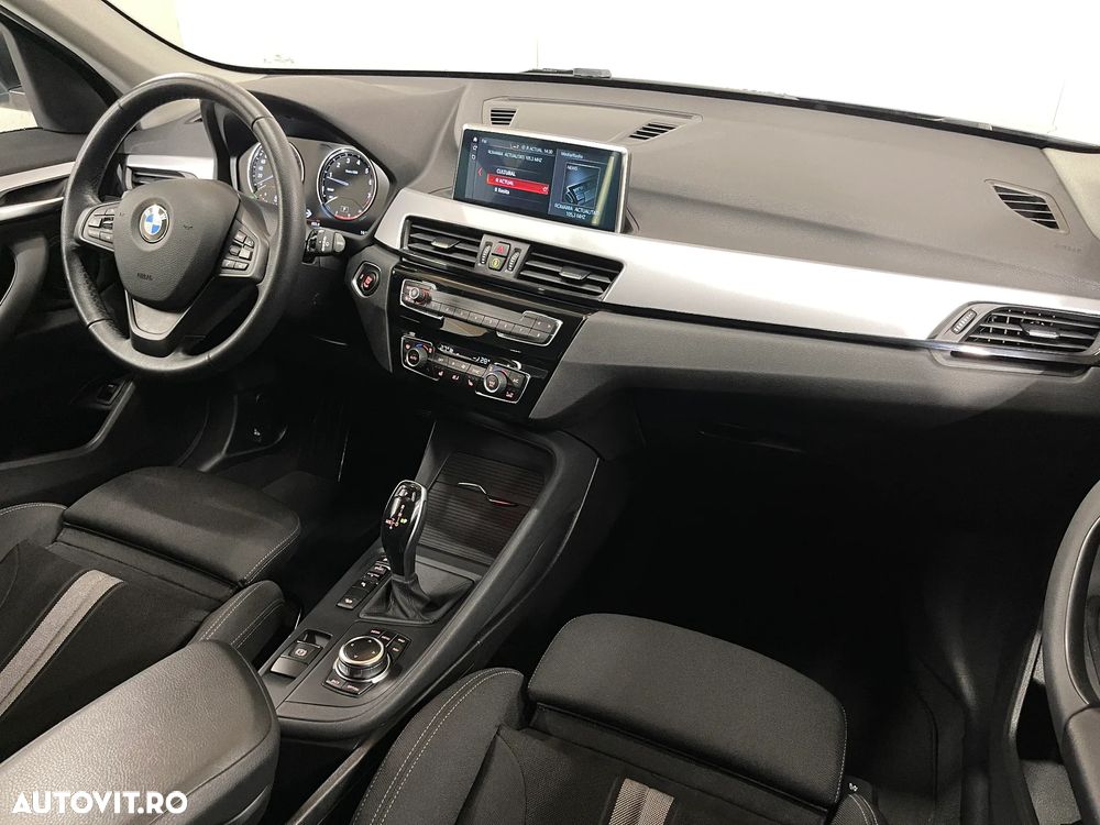 BMW X1 xDrive20i AT - 9
