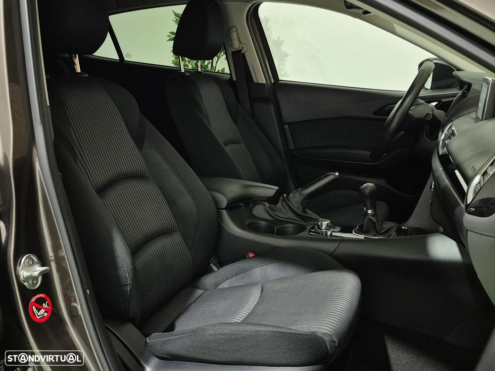 Mazda 3 Hatchback M3 1.5 Sky-G Evolve HS i-Ac.Navi - 31