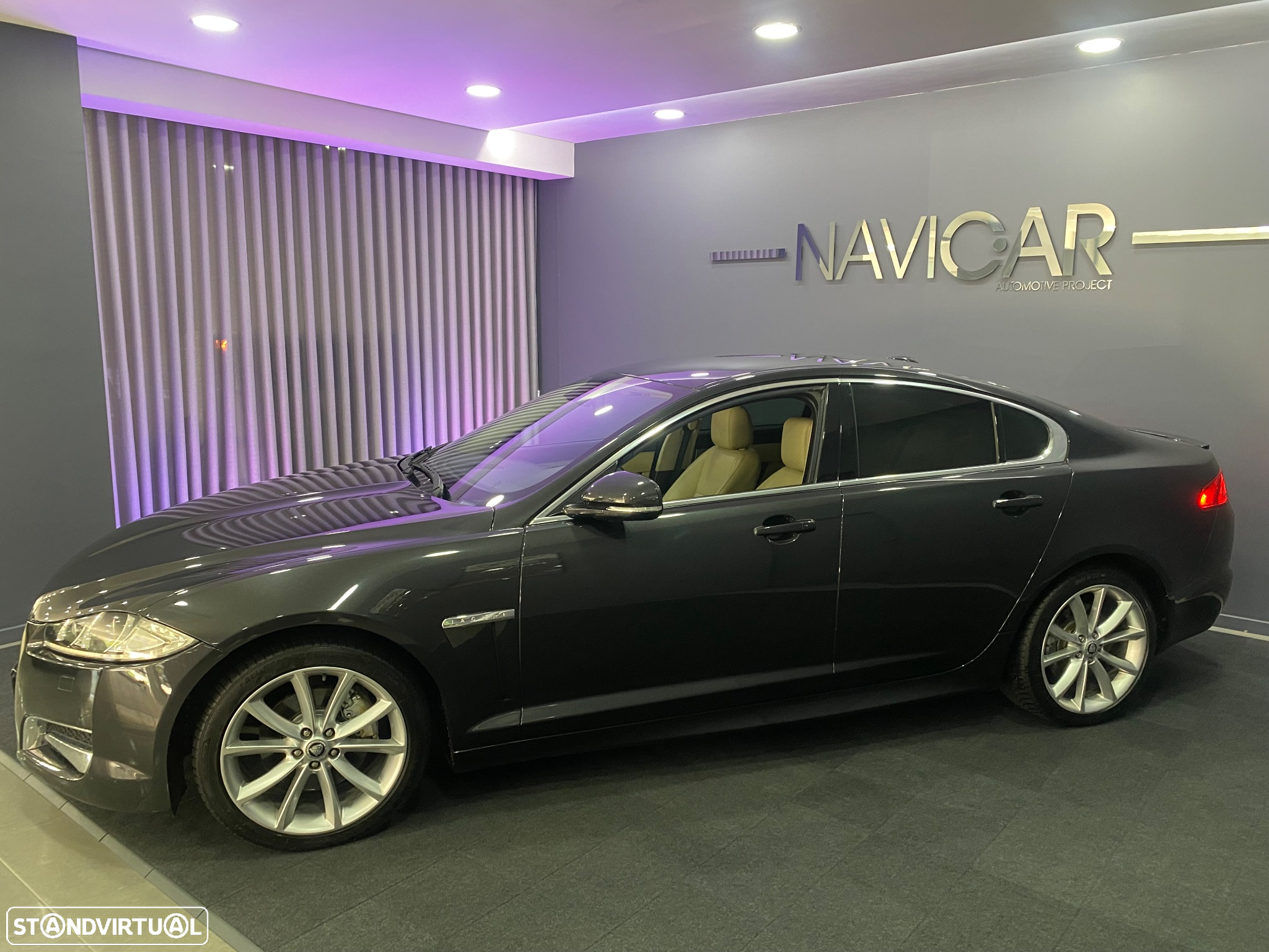 Jaguar XF 2.2 D R-Sport - 17