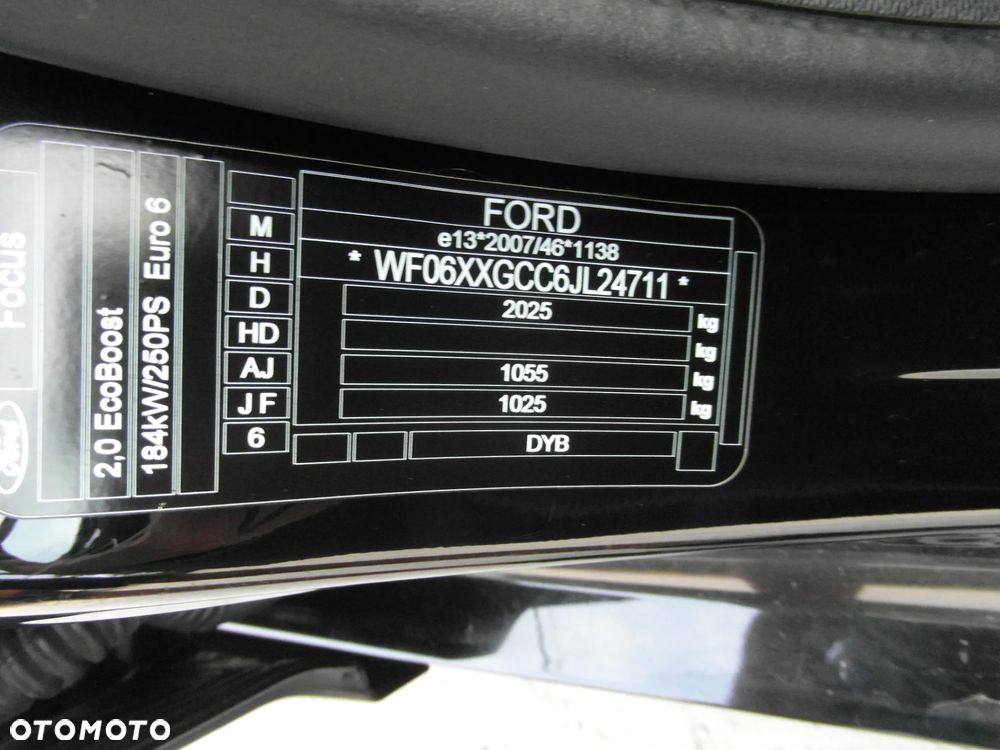 Ford Focus 2.0 EcoBoost ST mit Leder-Sport-Paket - 37