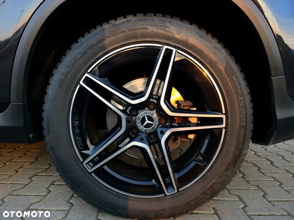 Mercedes-Benz GLC 200 d 4Matic 9G-TRONIC AMG Line - 8