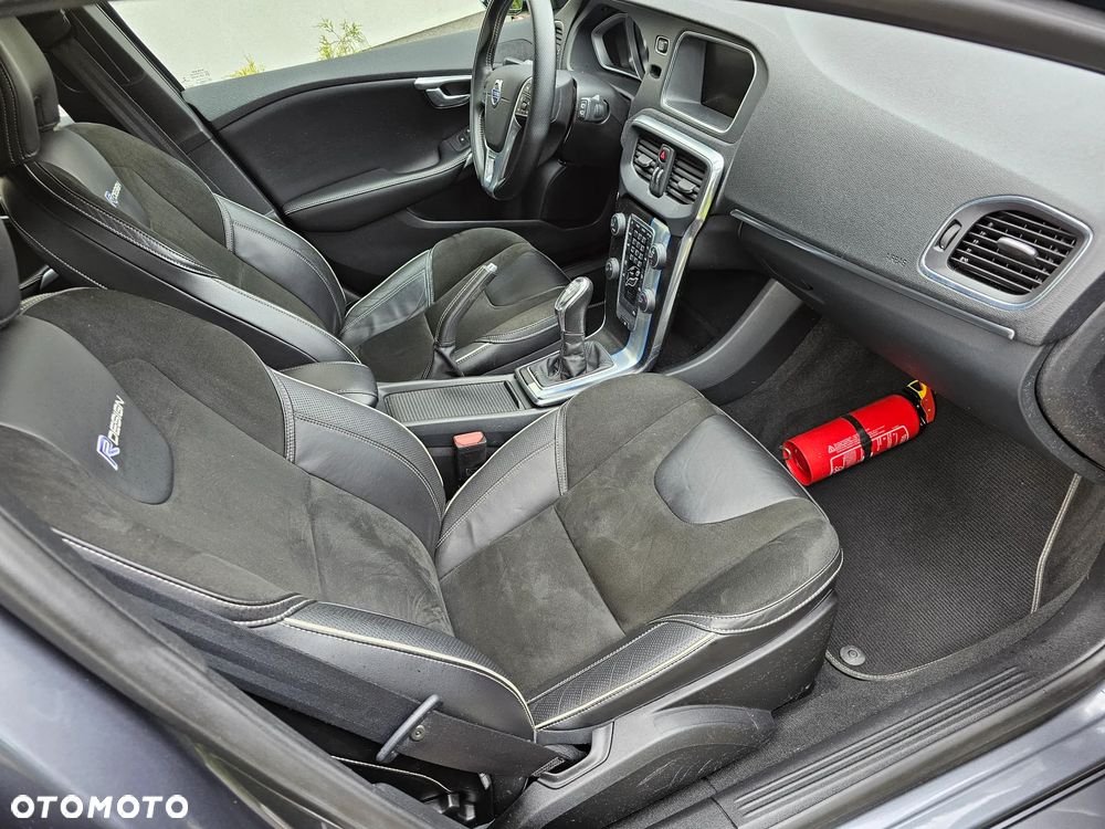 Volvo V40 D2 R-Design Kinetic - 24