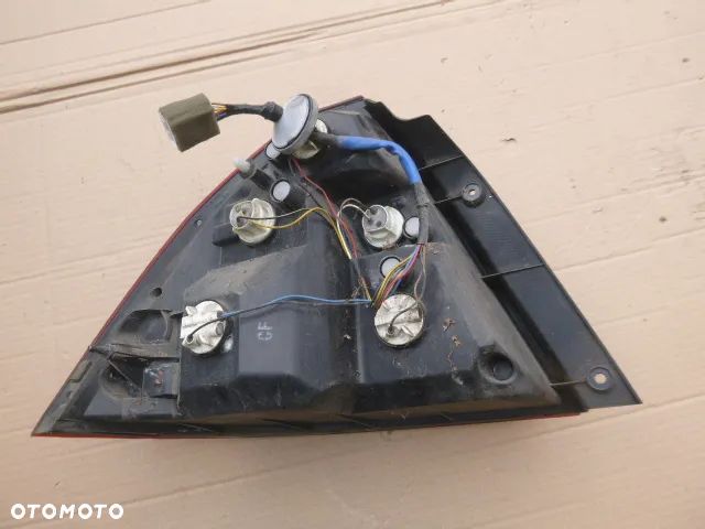 LAMPA PRAWY TYŁ PRAWA TYLNA CHEVROLET AVEO T250 SEDAN 07-11 - 10
