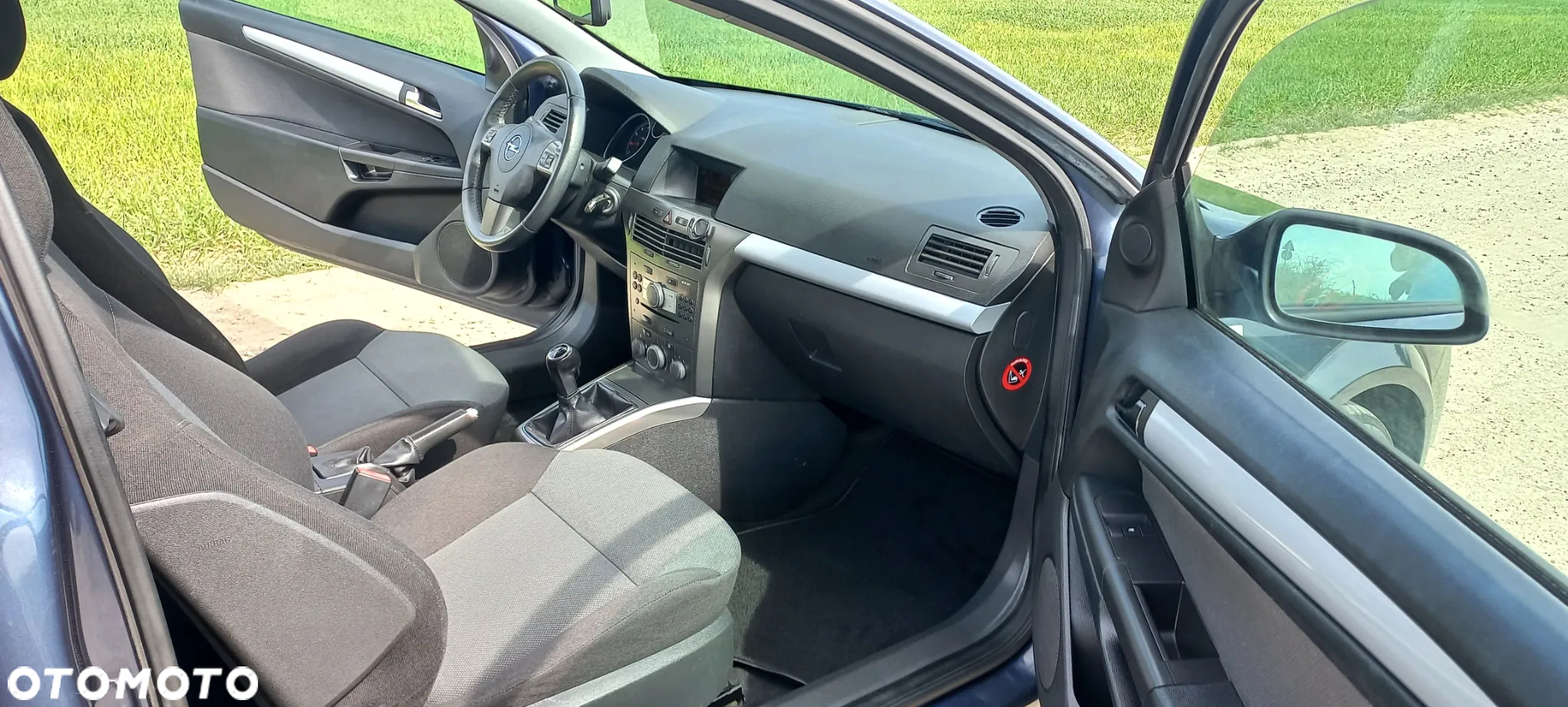 Opel Astra GTC 1.6 - 6