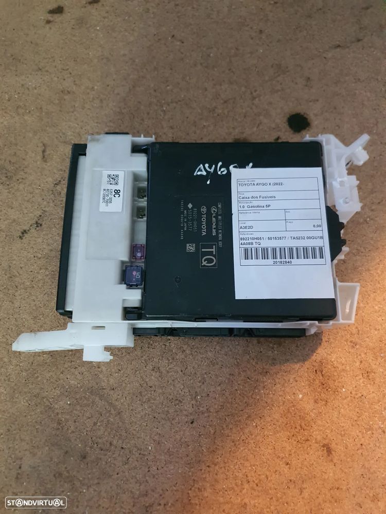 CAIXA DE FUSIVEIS TOYOTA AYGO X / 892210H051