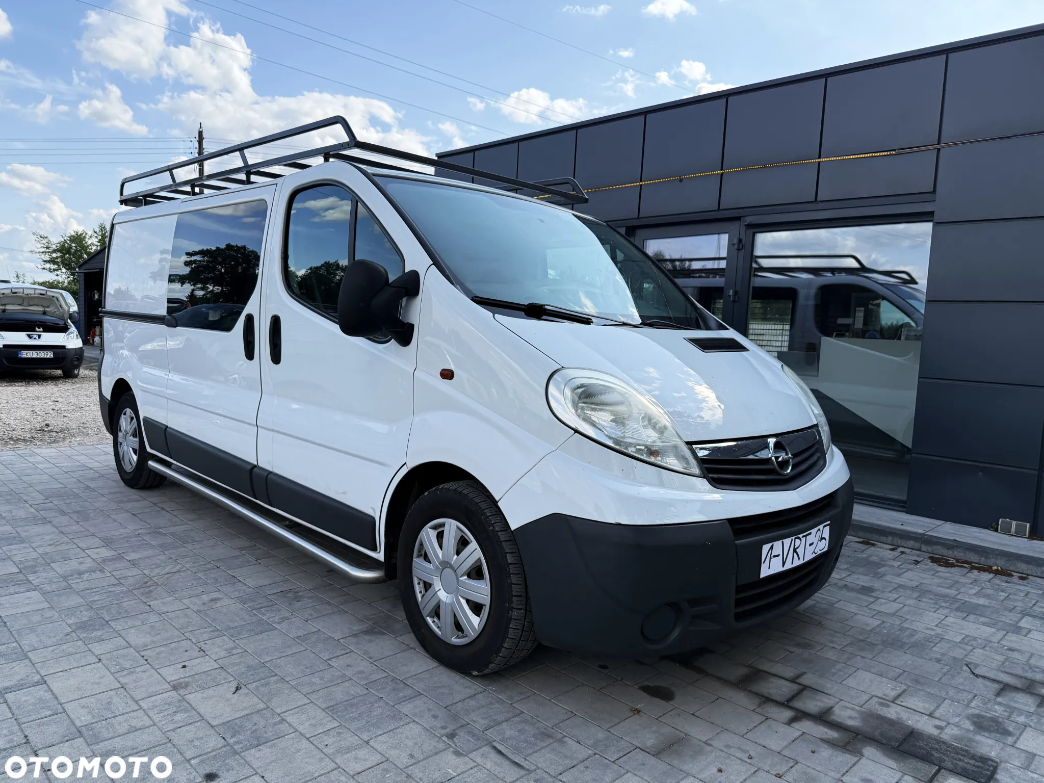 Opel Vivaro L2H1 2.9t - 11