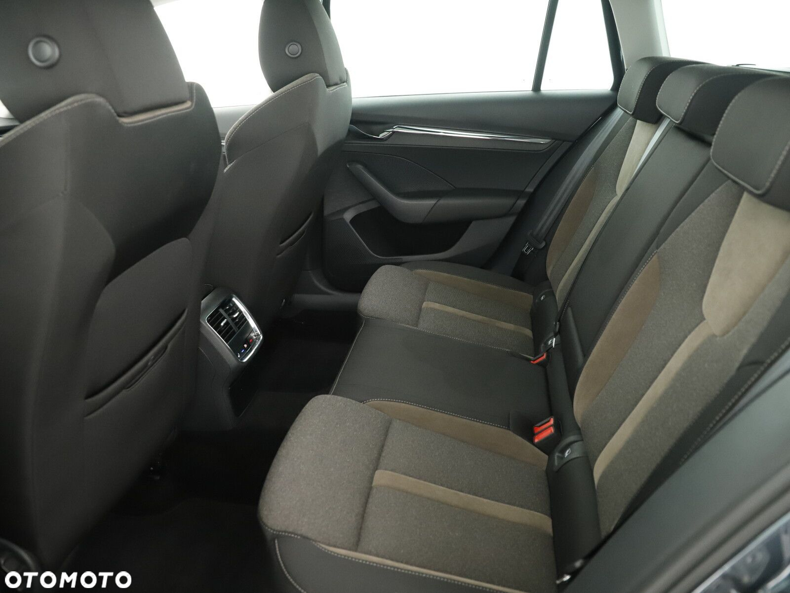 Skoda Octavia 2.0 TDI 4x4 Scout DSG - 23
