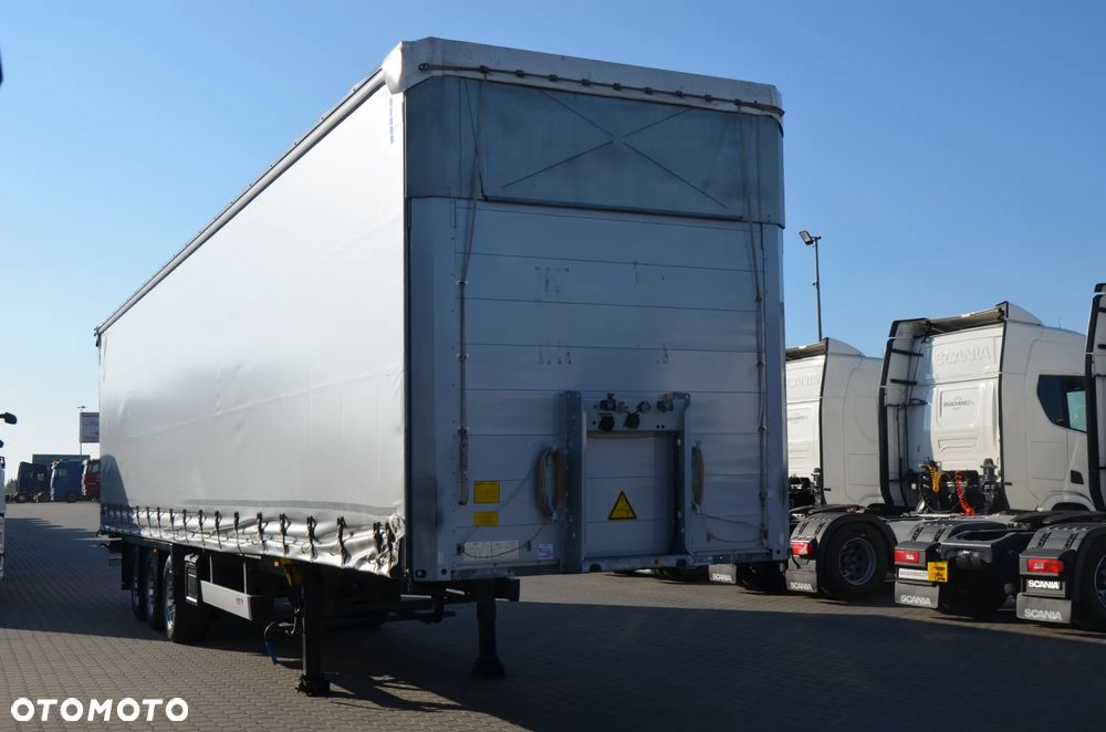 Schmitz Cargobull VARIOS / 2 POZIOMY JAZDY / OŚ PODNOSZONA / DACH POD. /  CODE XL / OCYNK 3671 - 1