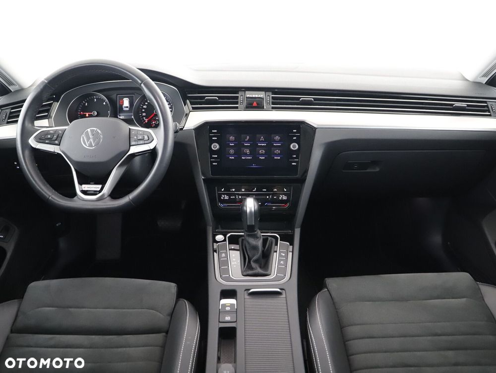 Volkswagen Passat Variant 2.0 TDI 4Mot Elegance DSG - 13