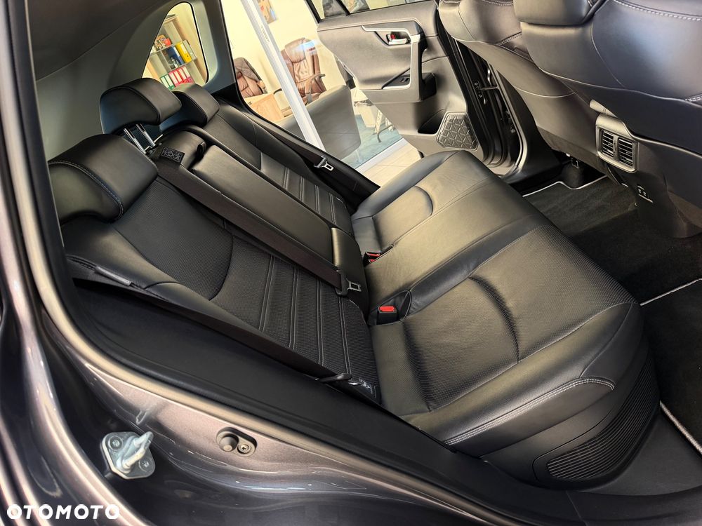 Toyota RAV4 2.5 Hybrid Black Edition by JBL 4x4 - 34