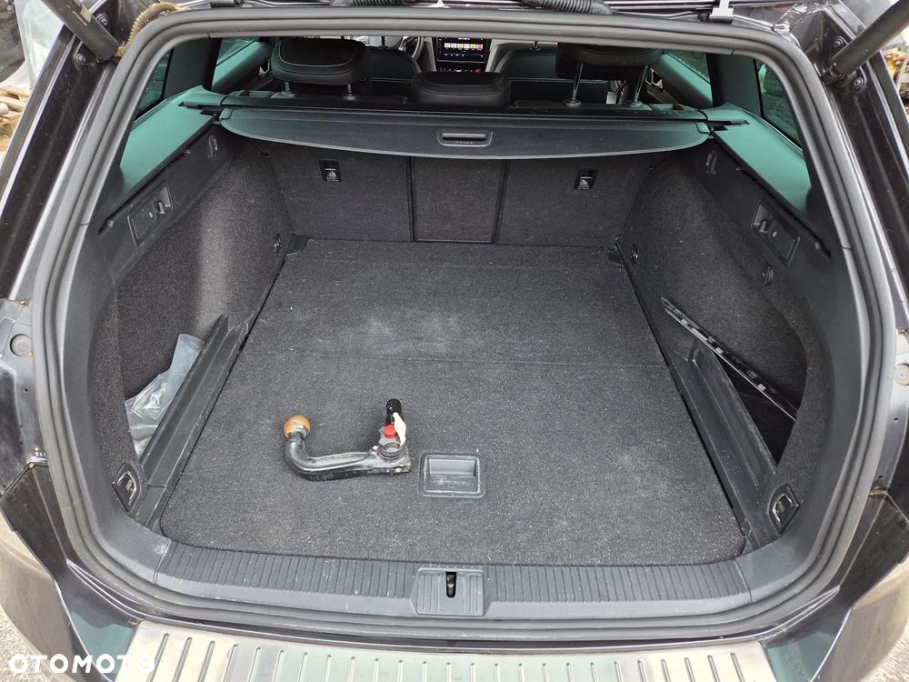 Volkswagen Passat Variant 2.0 TSI OPF DSG Elegance - 22