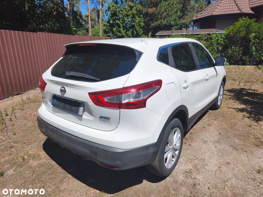 Nissan Qashqai 1.5 dCi N-Connecta - 6