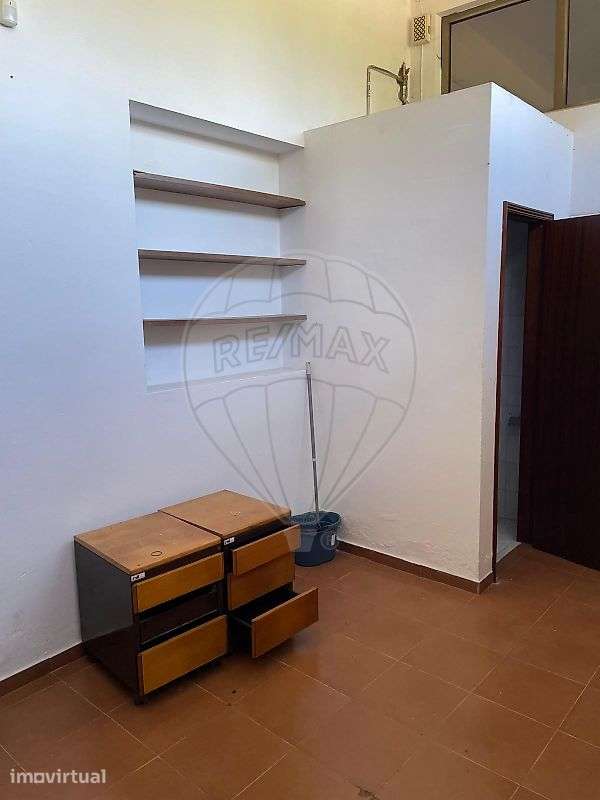 Armazém  para arrendamento - Grande imagem: 2/10
