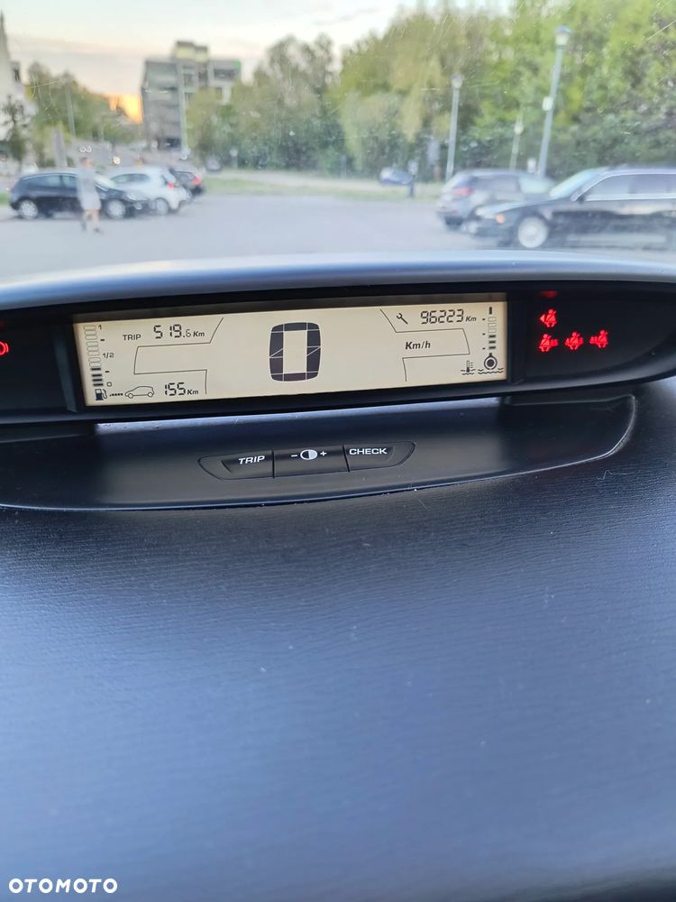 Citroën C4 1.6 16V X - 6