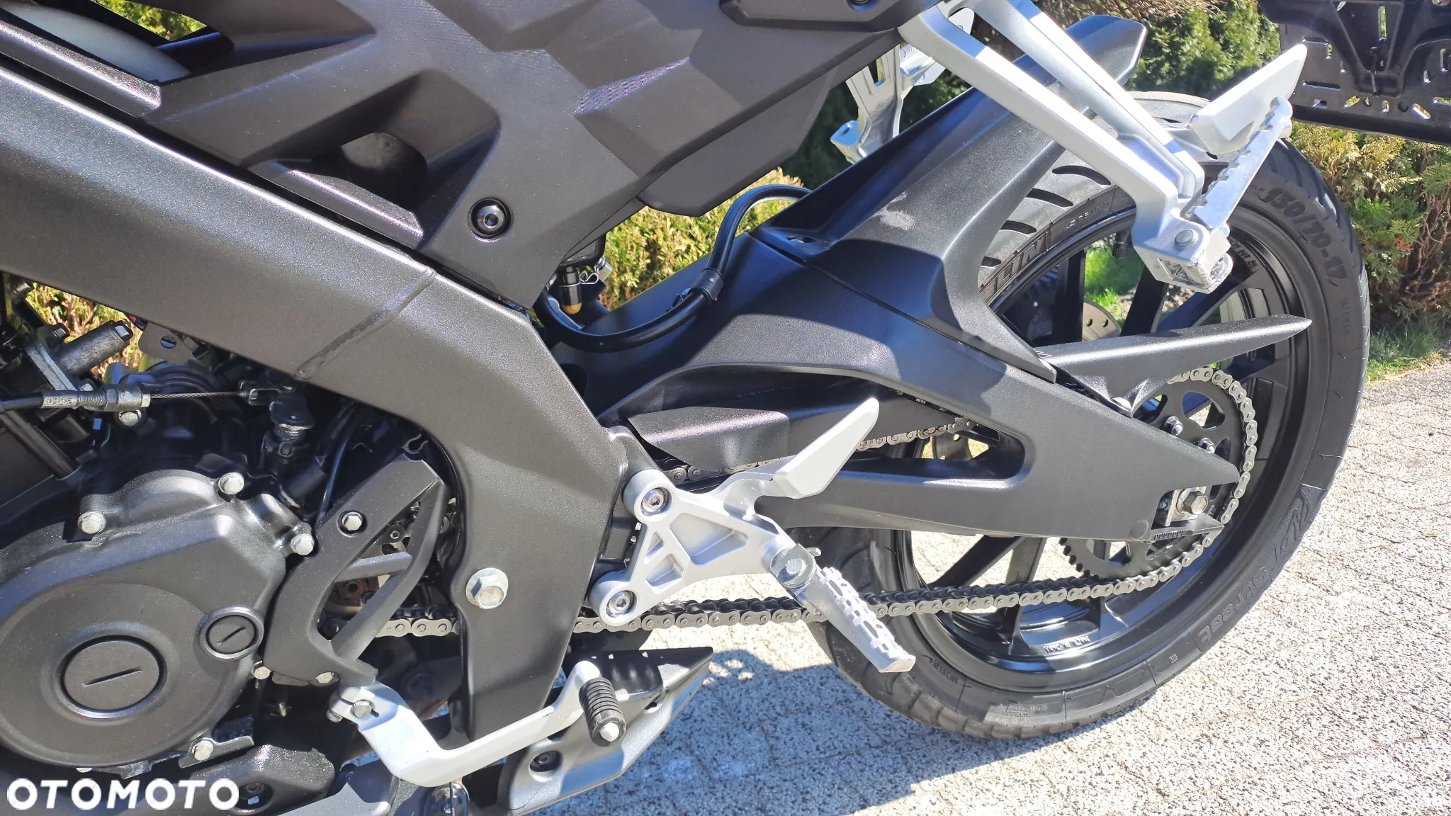 Yamaha MT - 27