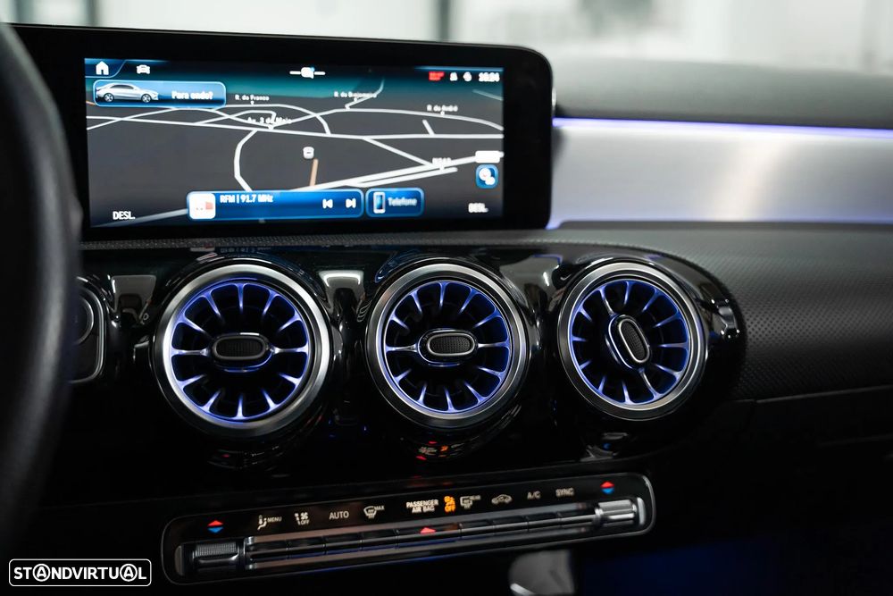 Mercedes-Benz A 200 Limousine AMG Line Aut. - 12