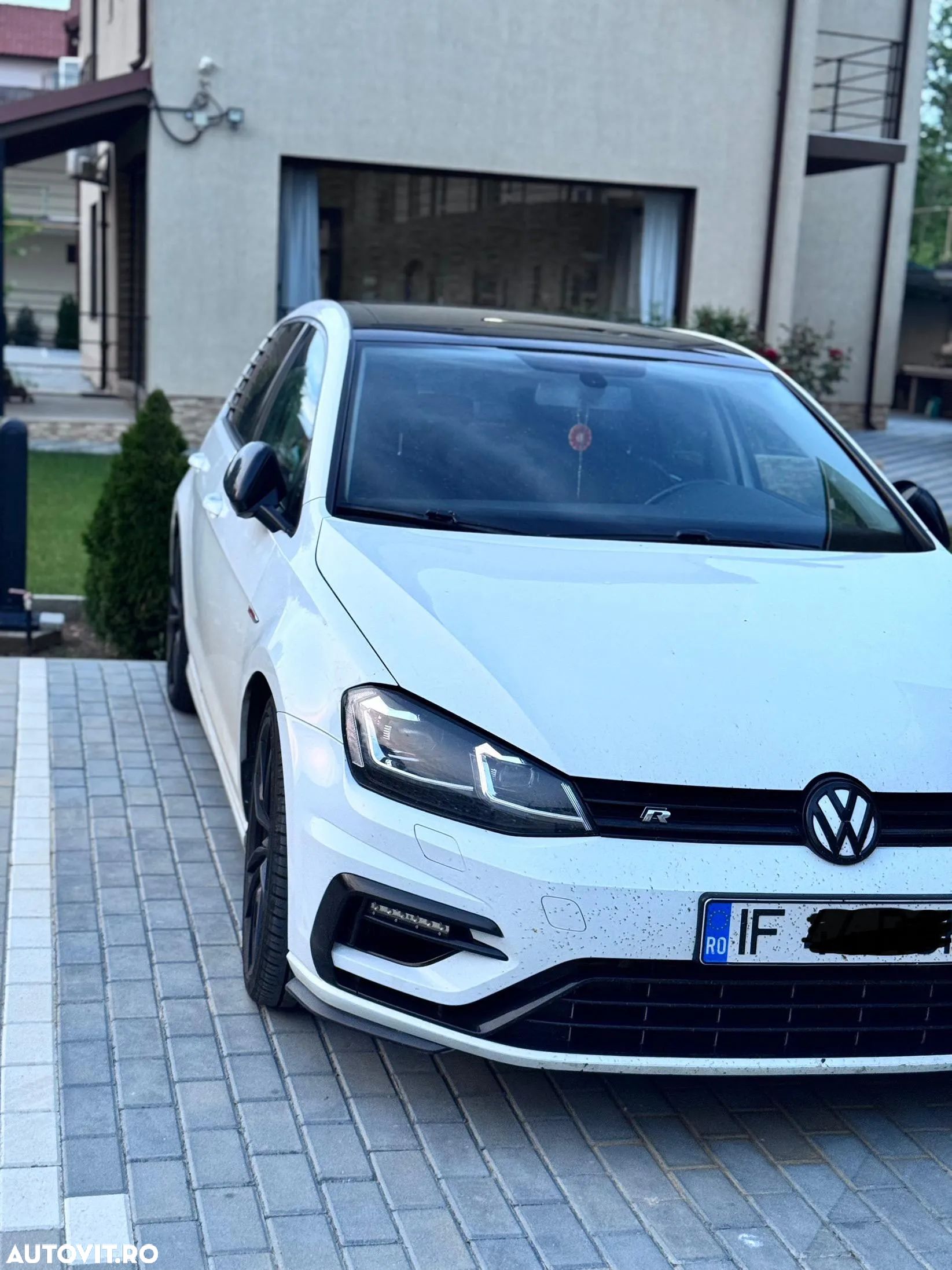 Volkswagen Golf 1.6 TDI DSG Highline - 1