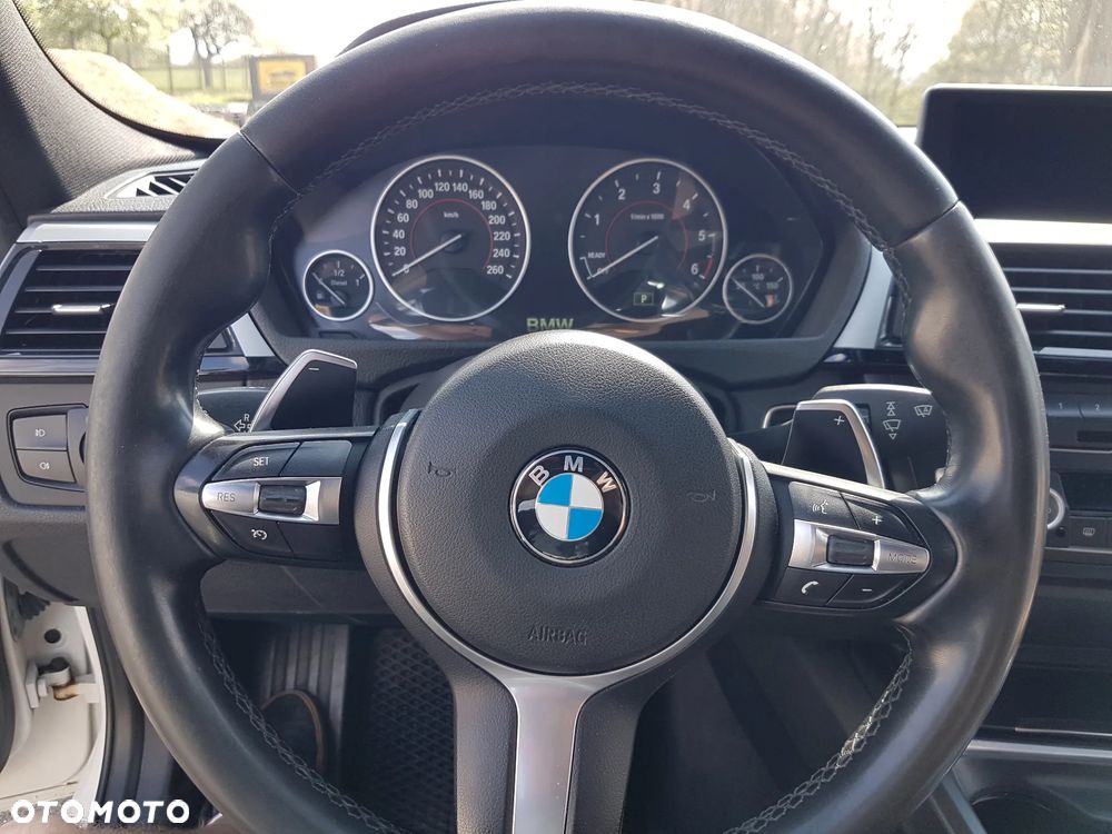BMW Seria 3 330d Touring xDrive Sport-Aut Sport Line - 24