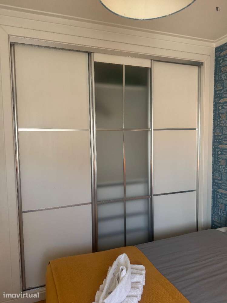 Quarto - localizado em Caxias Lisbon - Grande imagem: 4/7