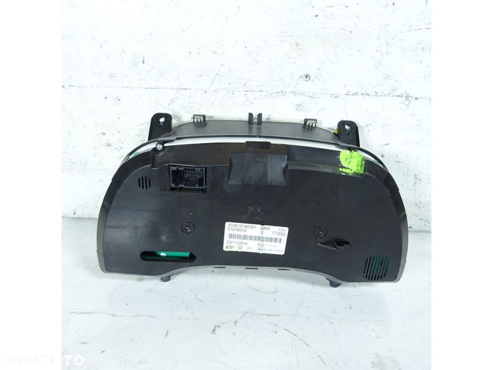 OPEL COMBO III 1.6CDTI LICZNIK 51976019 - 2