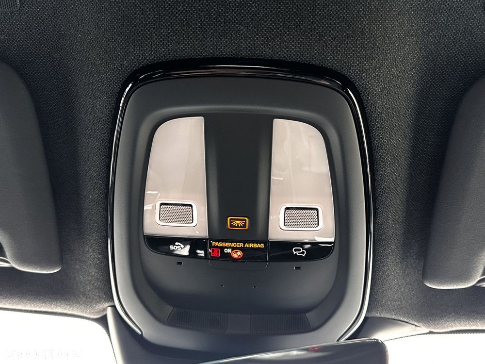 Volvo XC 40 - 30