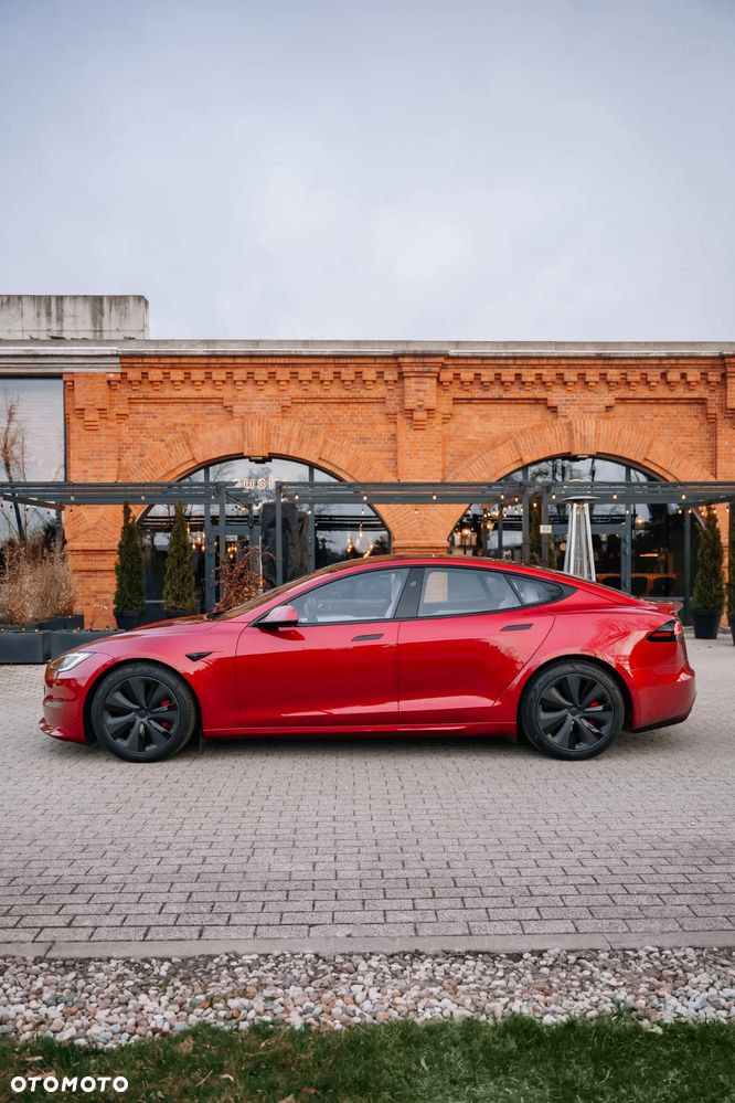 Tesla Model S - 10