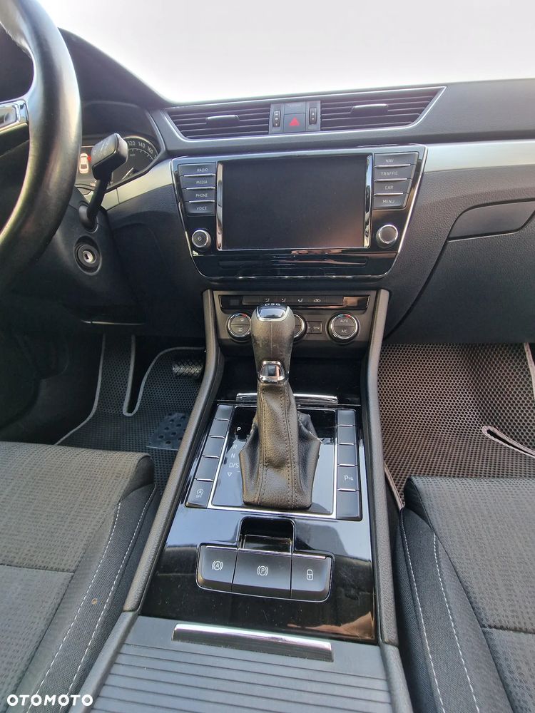 Skoda Superb 1.6 TDI Style DSG - 17