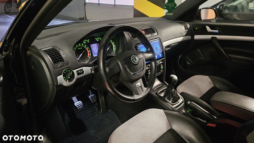 Skoda Octavia 2.0 TDI CR DPF RS - 38