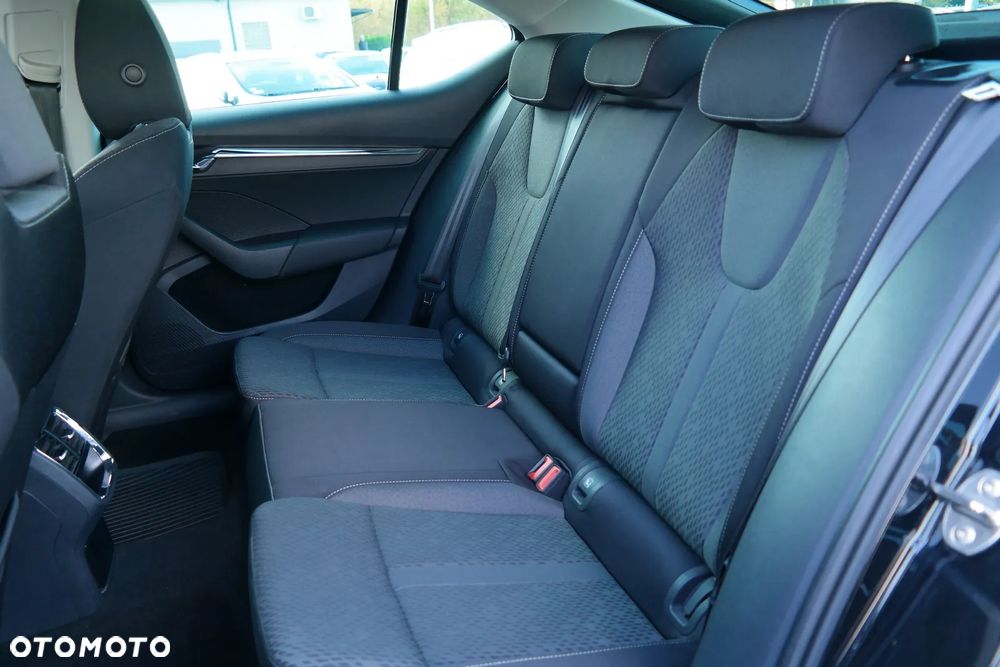 Skoda Octavia 2.0 TDI 4x4 Style DSG - 11