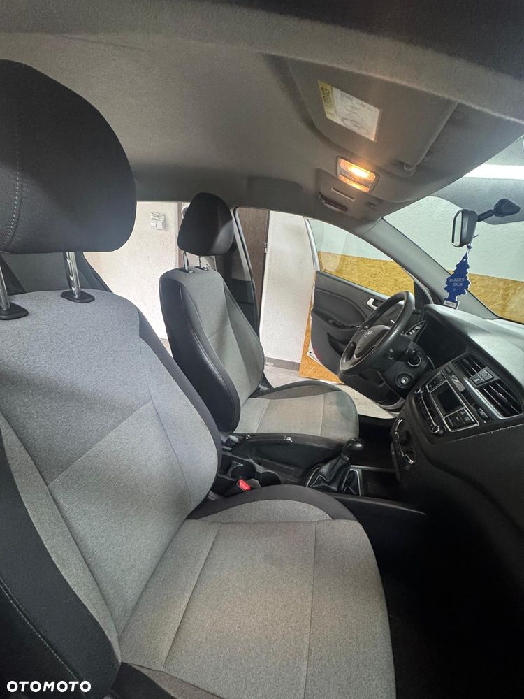 Hyundai i20 1.2 Comfort - 11