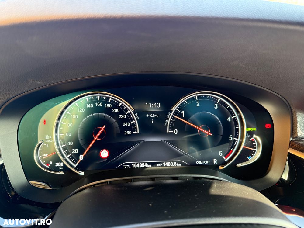 BMW Seria 5 530d xDrive AT - 27