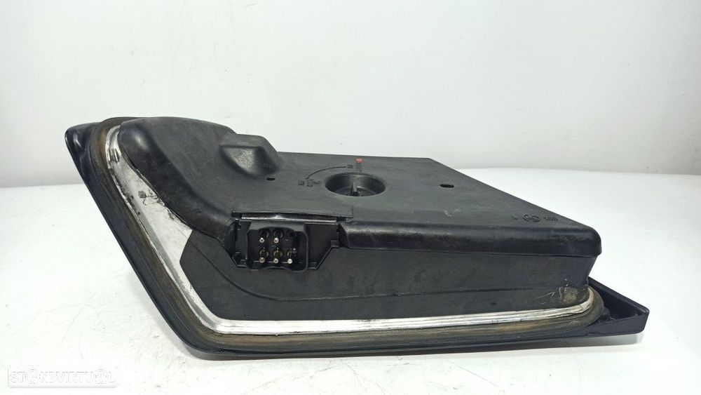 FAROLIM TRASEIRO DIREITO MERCEDES CLASE E (W124) BERLINA E 250 DIESEL (124.126) - 2