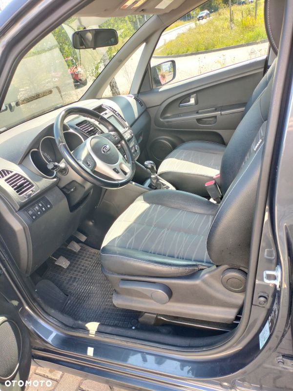 Kia Venga - 7