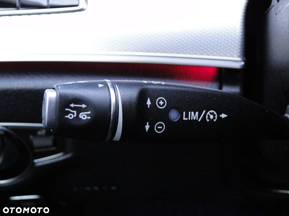 Mercedes-Benz Klasa E 220 d 9G-TRONIC - 33