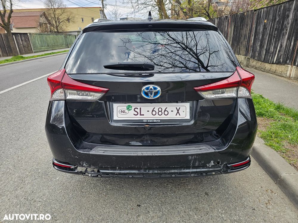 Toyota Auris 1.8 Executive - 6