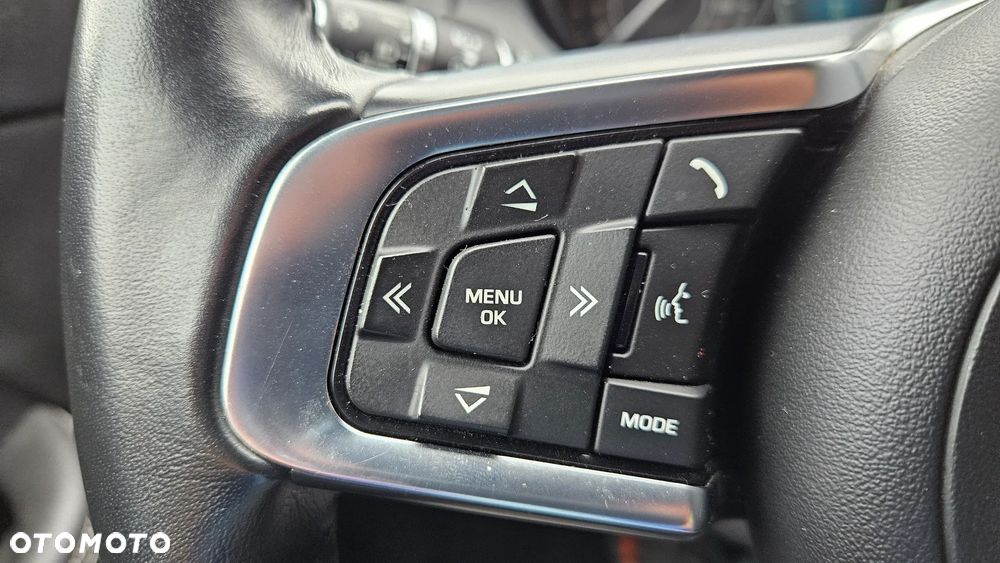 Jaguar E-Pace D150 R-Dynamic S - 24