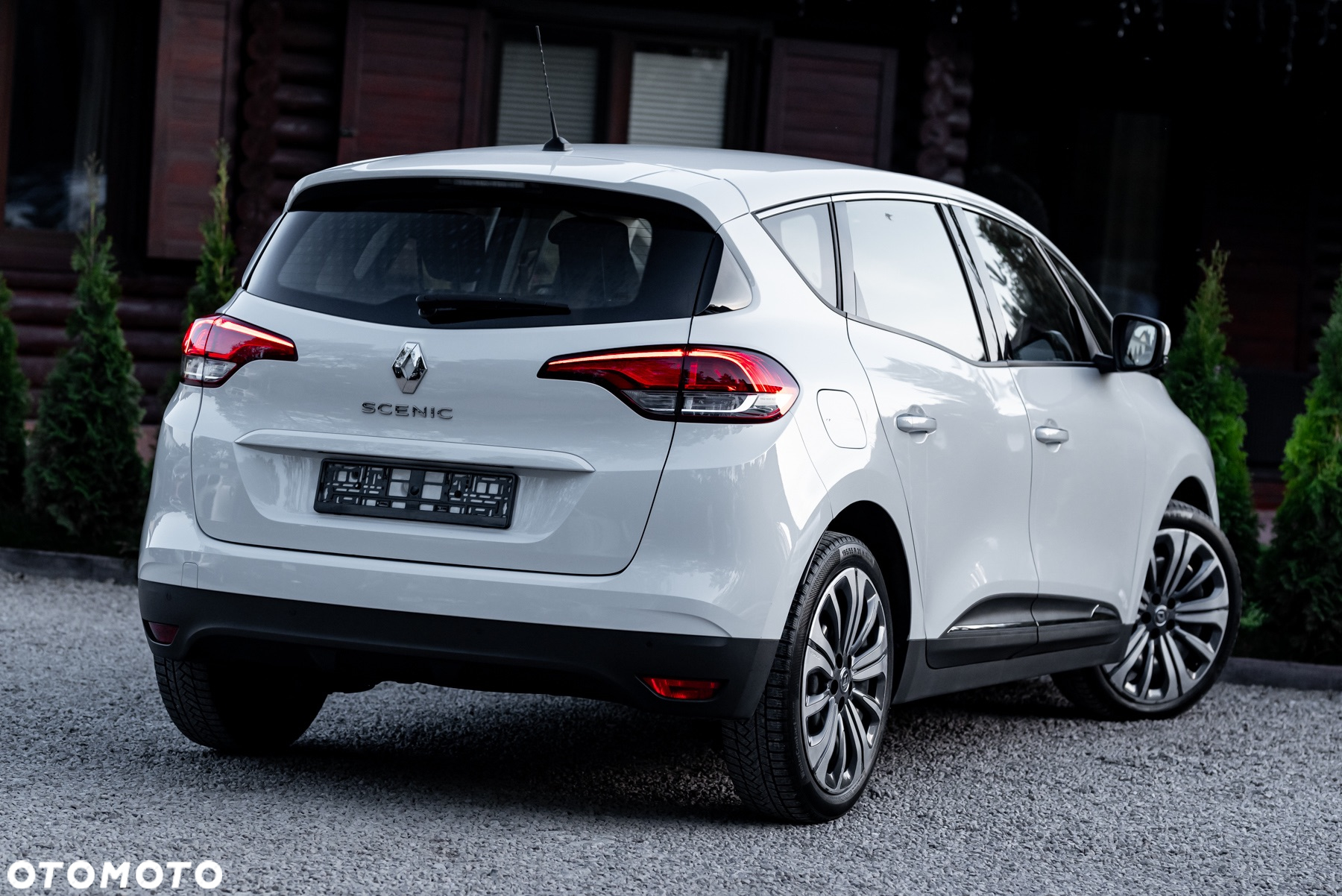Renault Scenic TCe 140 GPF EDC INTENS - 12