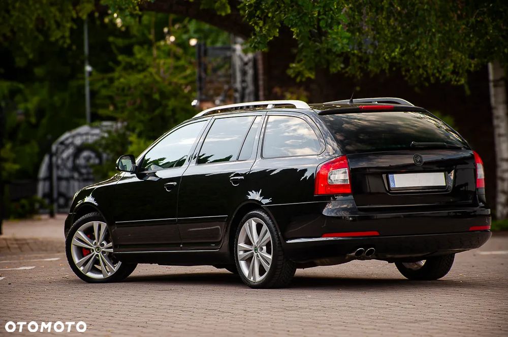 Skoda Octavia 2.0 TDI CR DPF DSG RS - 4