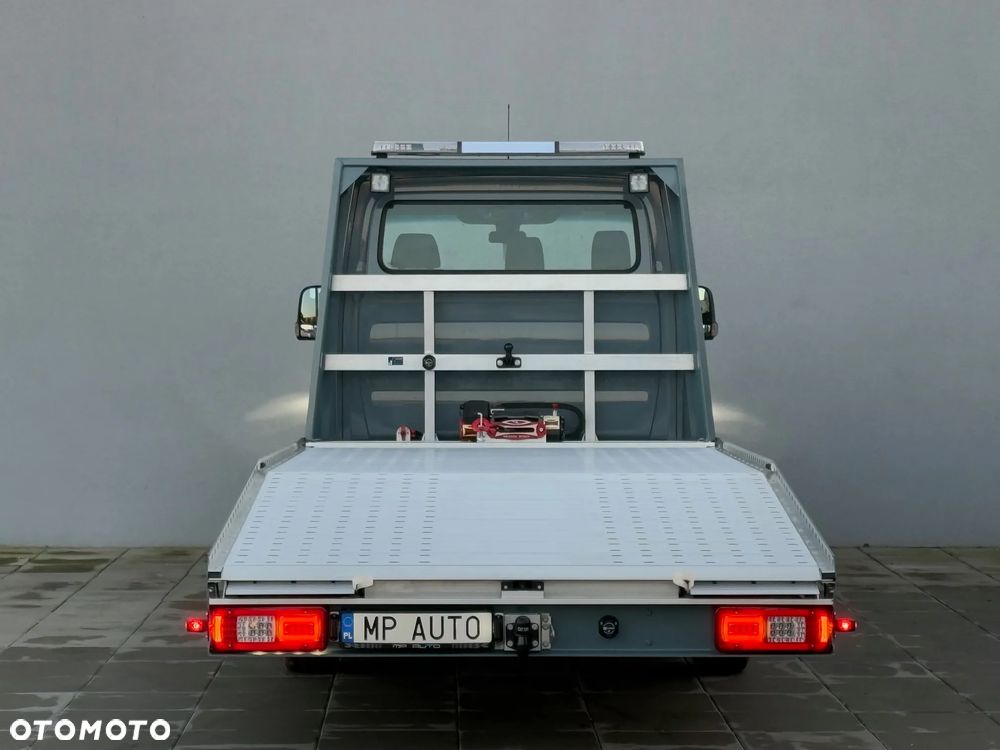 Mercedes-Benz Sprinter - 5